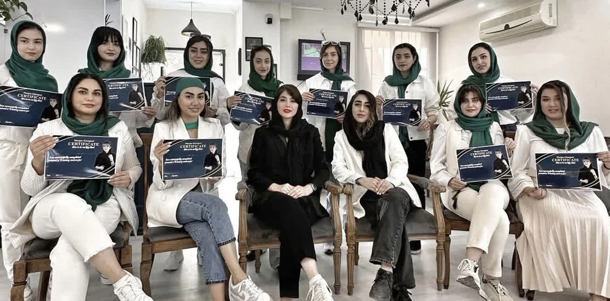شینیون مو چیست؟ مرجان خانجانی بهترین شینیون در مشهد