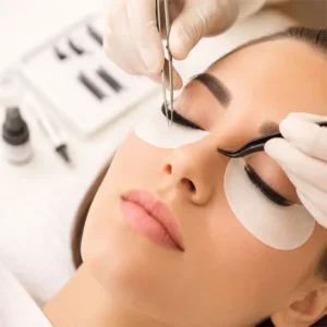 خدمات اکستنشن مژه و انواع آن